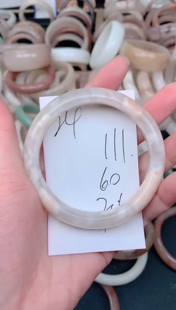 未镶嵌手镯石英质玉111