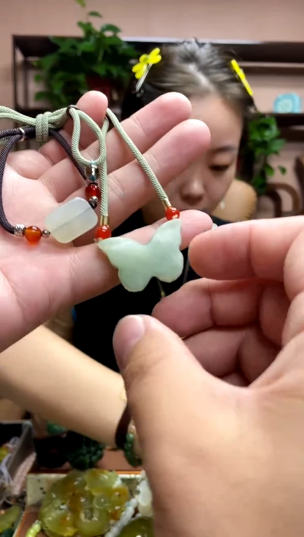 未镶嵌岫玉吊坠·