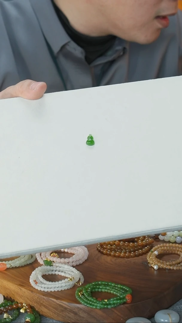 【闪购商品】和田玉颈饰未镶嵌碧玉葫芦裸石