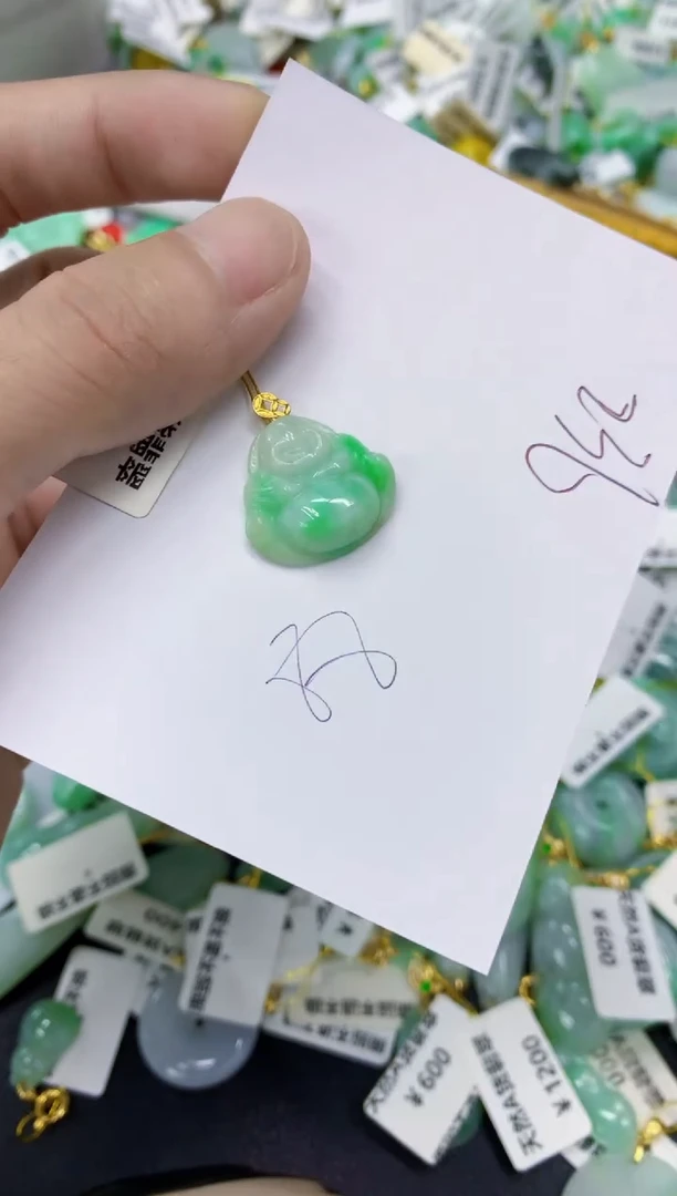 颈饰18K金镶嵌翡翠翡翠