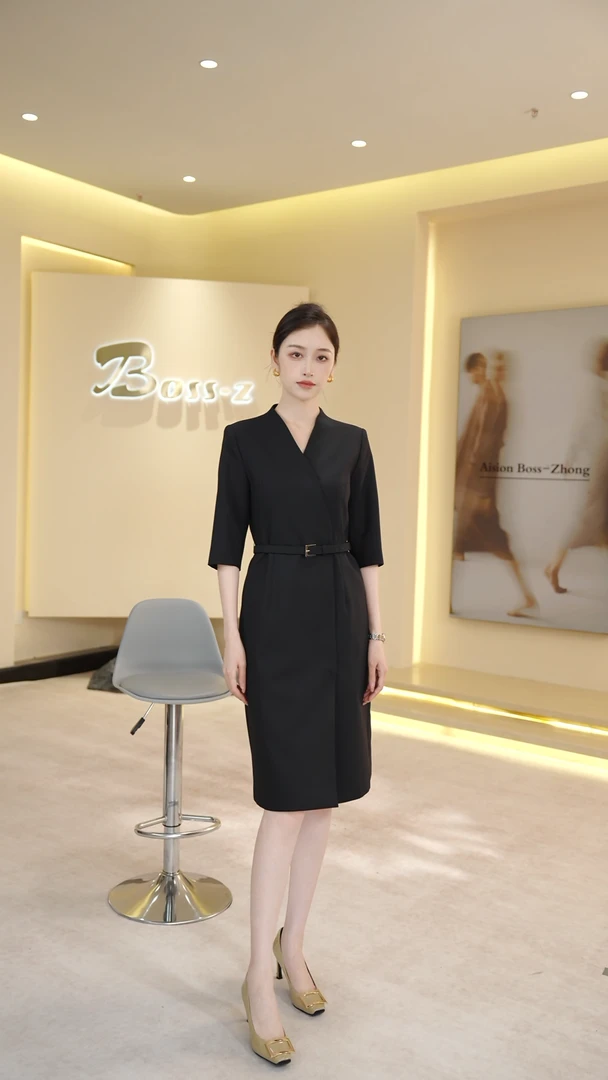 钟老板 黑色V领连衣裙女2025秋季新款高级感收腰显瘦职业通勤裙子