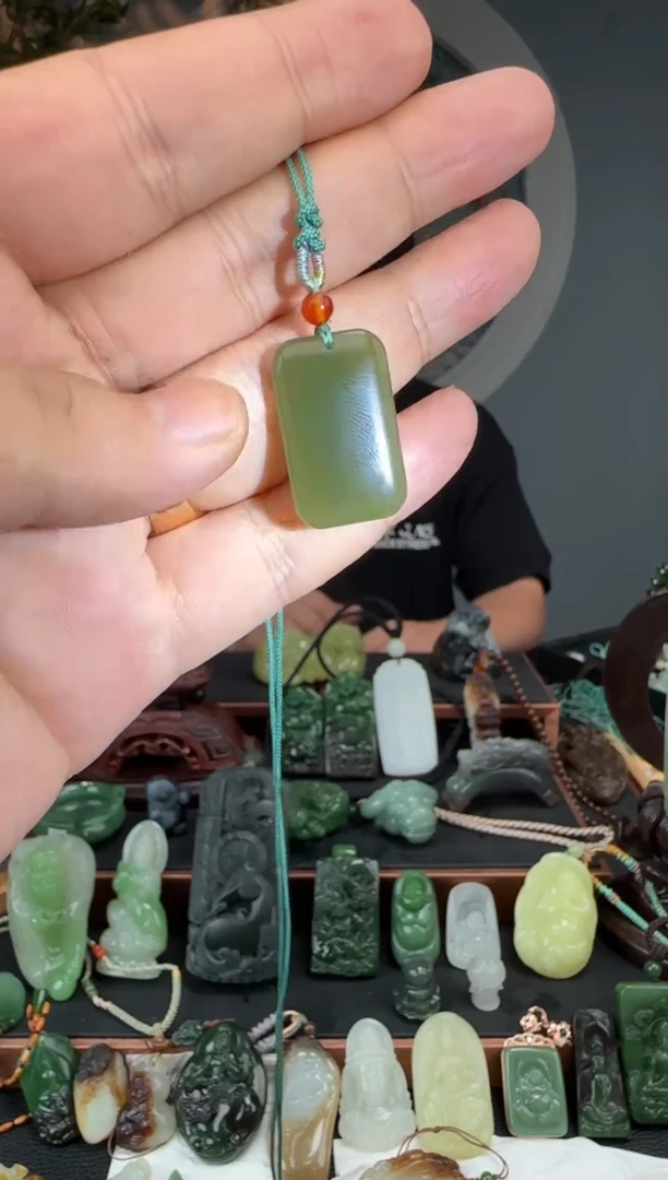 和田玉未镶嵌颈饰和田玉