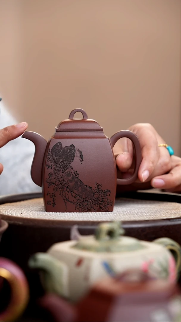 茶壶紫砂底槽清汉方刻老鹰