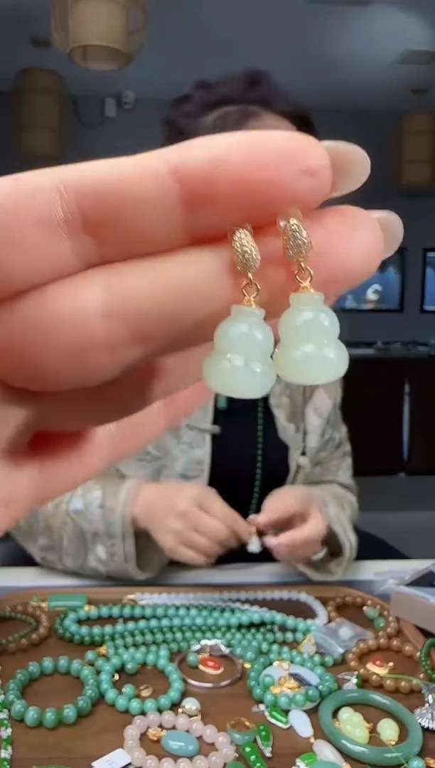 银S925镶嵌和田玉耳饰1