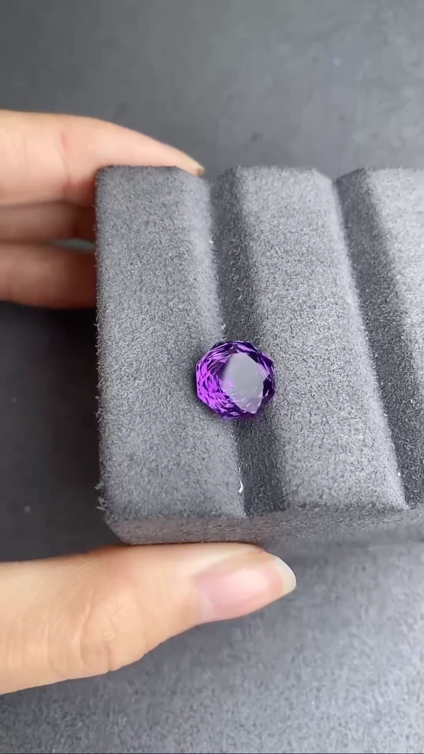 【闪购商品】紫晶笔搁未镶嵌4.5CT---------