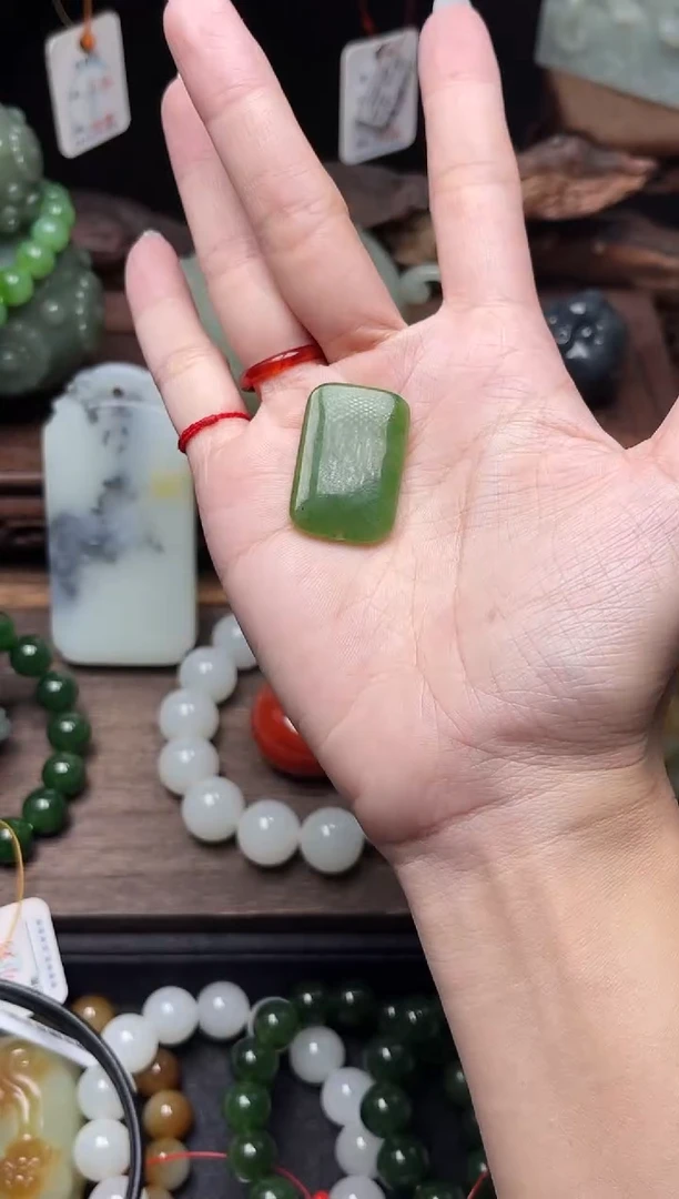 和田玉未镶嵌吊坠(不含链)碧玉 无事牌有瑕疵多样性发一