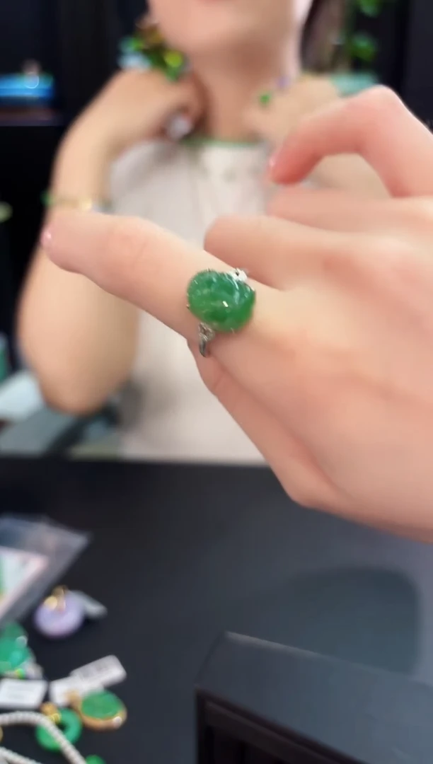 18K金镶嵌戒指翡翠 缅料A货/支持复检/一件