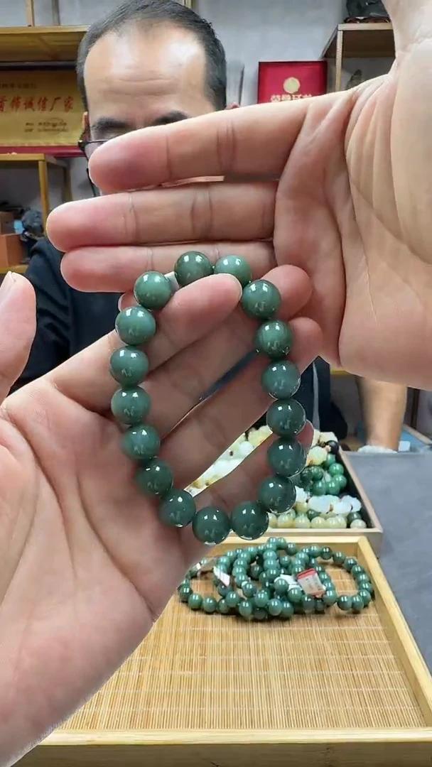 未镶嵌手链和田玉12俄碧瓷蓝