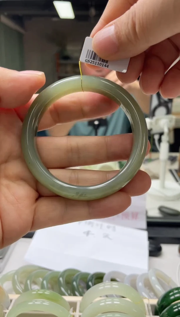 【闪购商品】和田玉手镯未镶嵌编码0144 圈口60-61