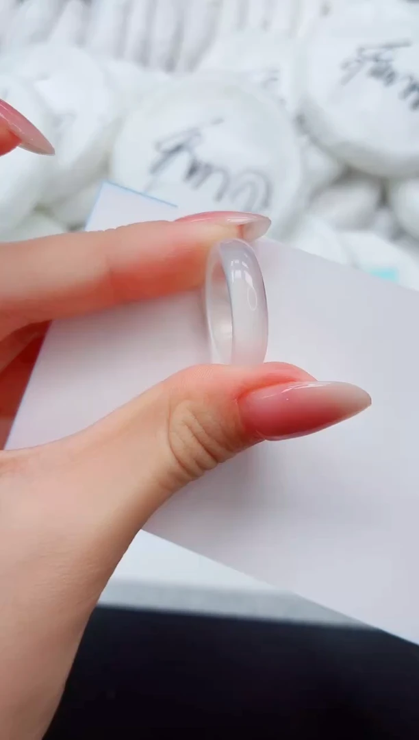 未镶嵌石英质玉戒指素圈戒指白