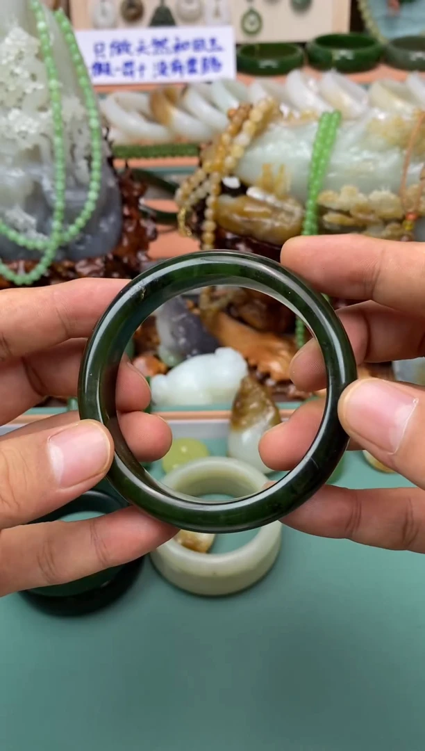 和田玉（碧玉）手镯未镶嵌碧玉手镯圈口60