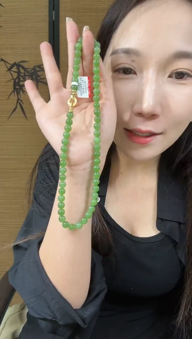 颈饰未镶嵌和田玉（碧玉）8苹果绿无矿锁骨链