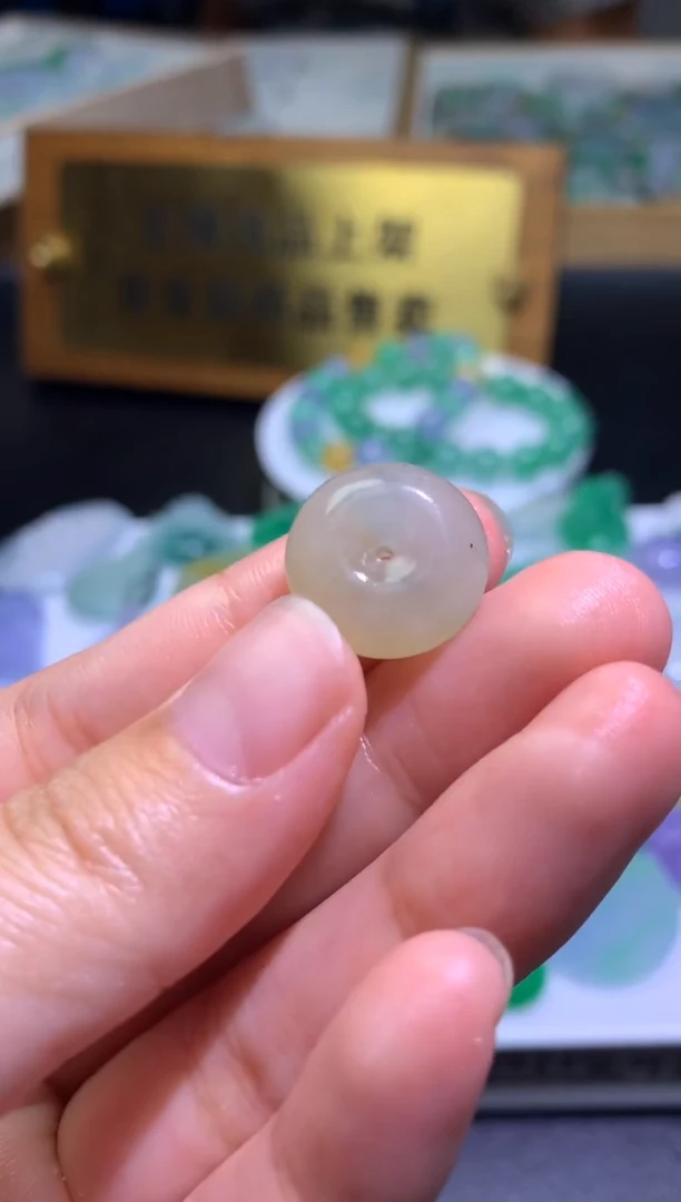 未镶嵌定制翡翠毛货