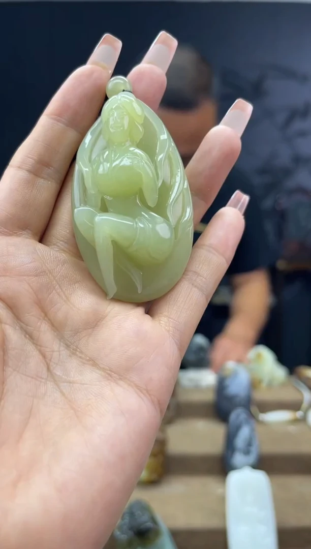 颈饰未镶嵌和田玉1