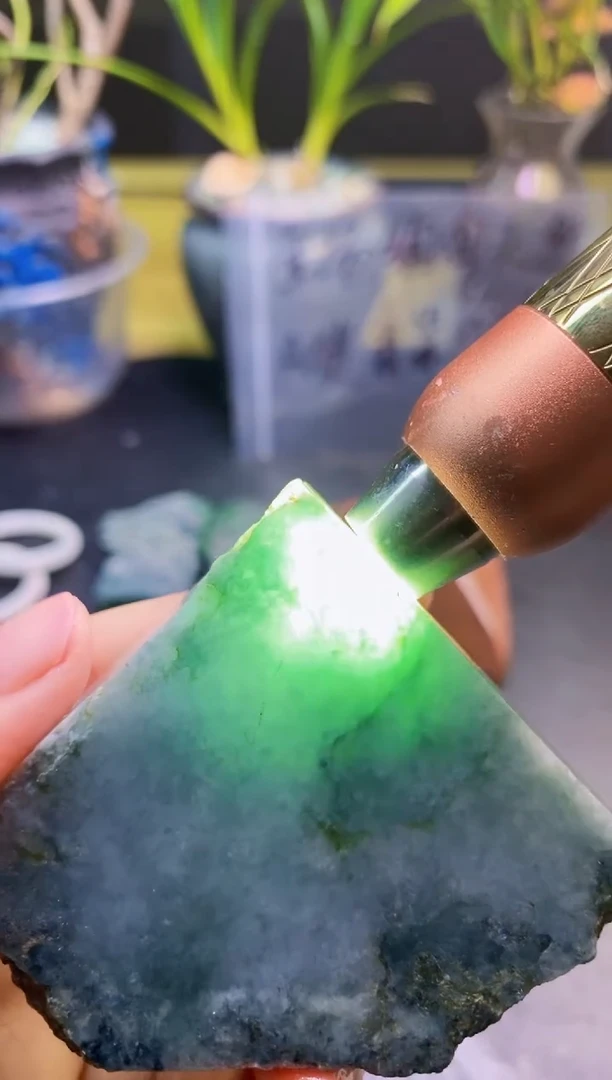 翡翠未镶嵌颈饰天然翡翠127