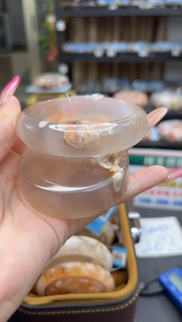 未镶嵌手镯石英质玉333(58圈赠送镯心)