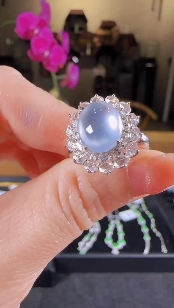 【闪购商品】翡翠戒指18K金镶嵌高冰蛋面戒指