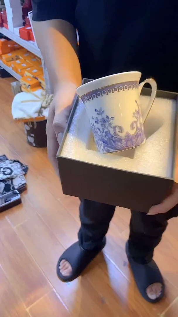 杯鸿辉家品牌瓷器，京东包邮！