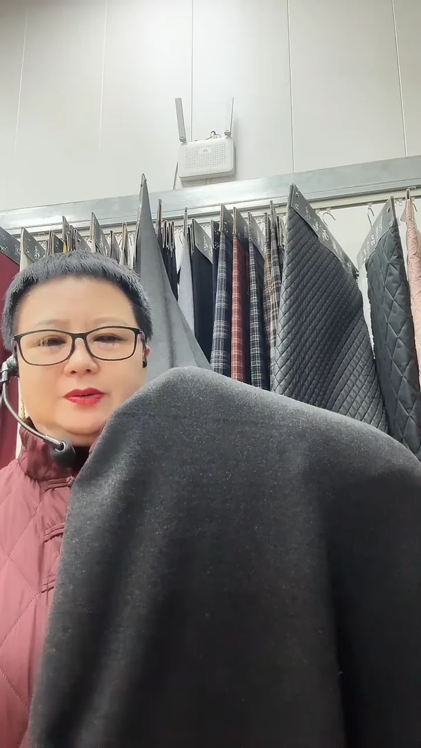 蚕丝羊绒黑灰1.6米+里布1.5米