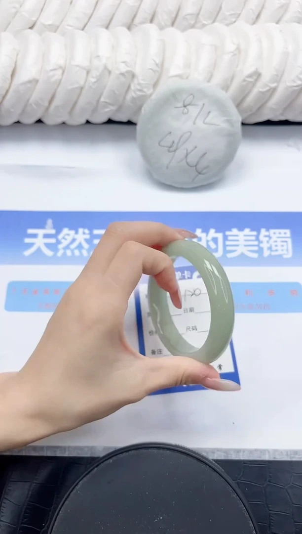 未镶嵌手镯石英质玉120-57