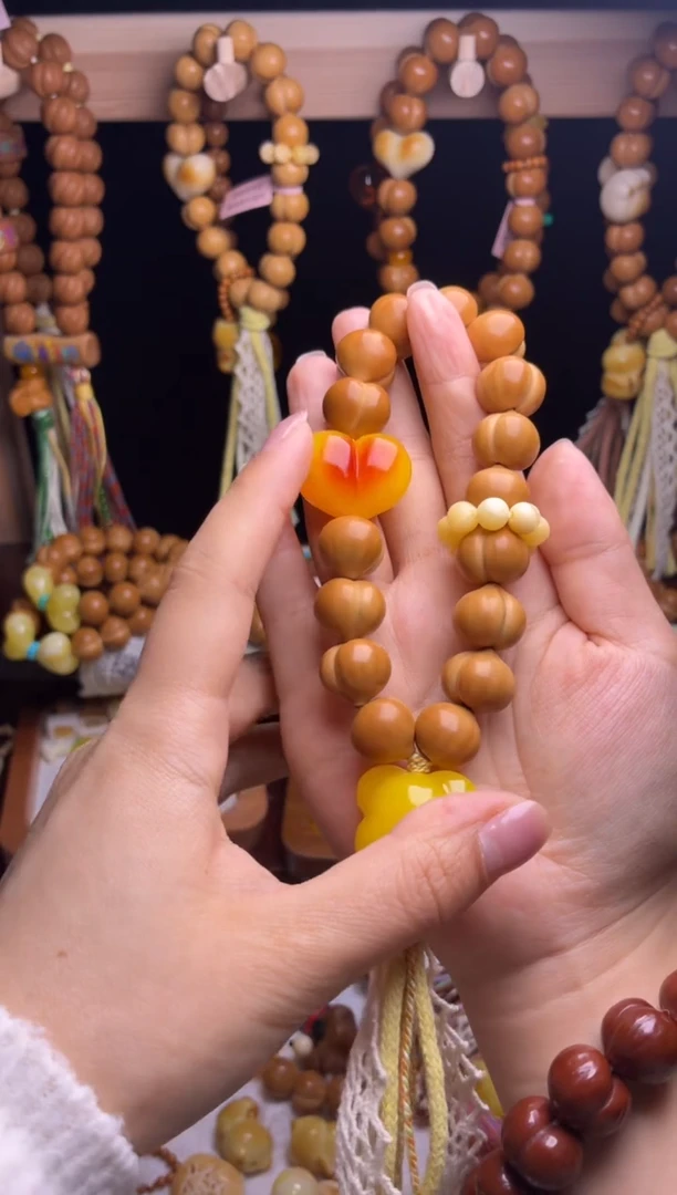 吊坠猴头核桃柯基福利手持