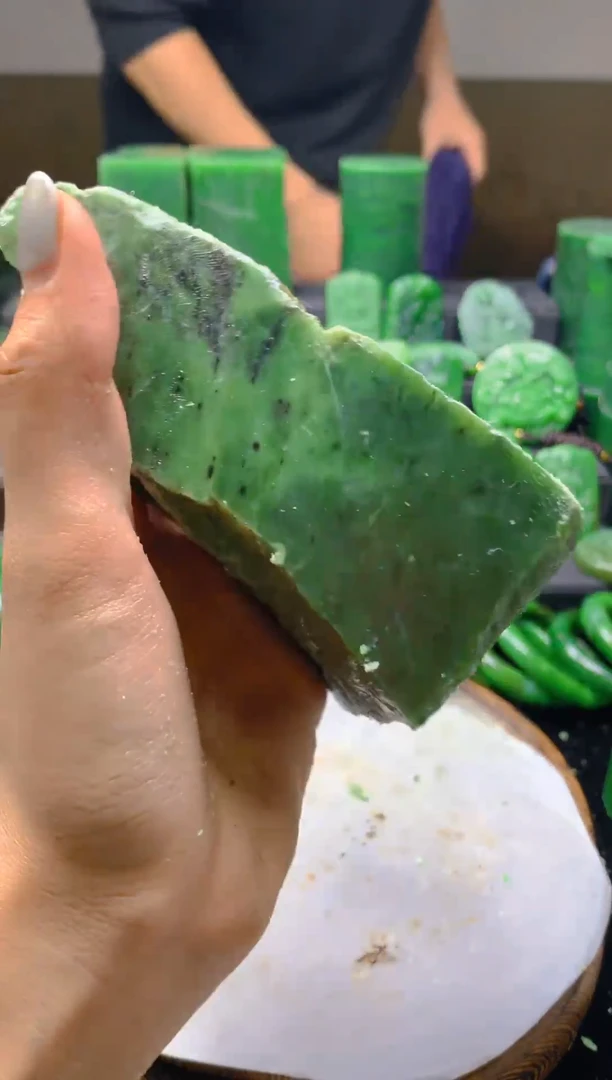 未镶嵌和田玉（碧玉）珠宝半成品1