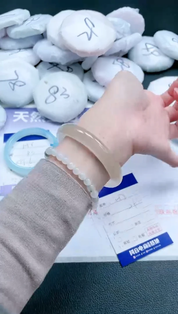 【闪购商品】石英质玉手镯未镶嵌 香槟金手镯-57