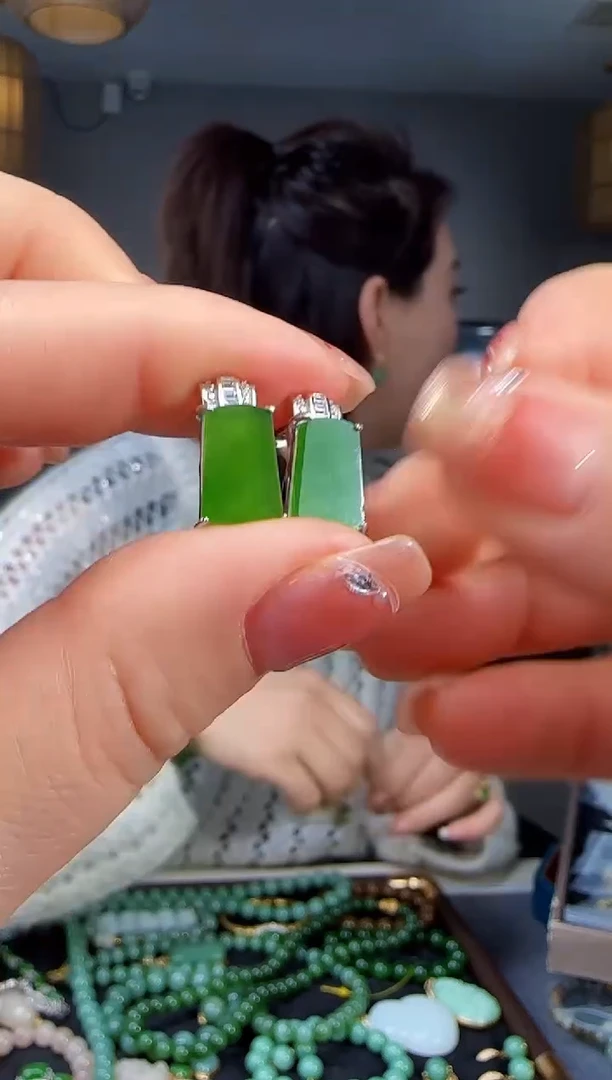 银S925镶嵌和田玉耳饰1