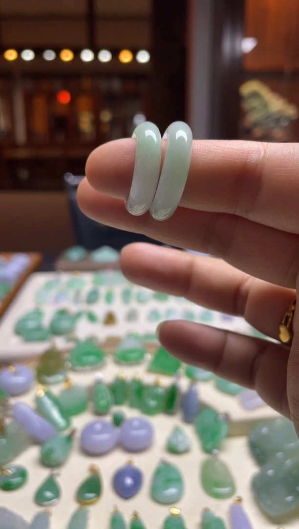 翡翠戒指未镶嵌戒圈多样性发其一