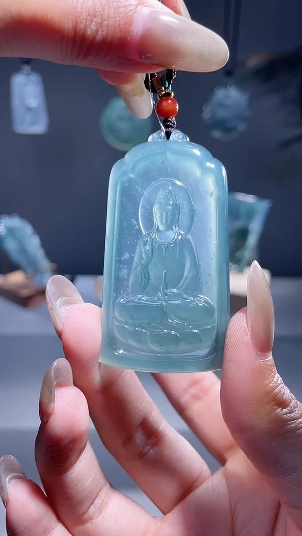 颈饰未镶嵌翡翠观音