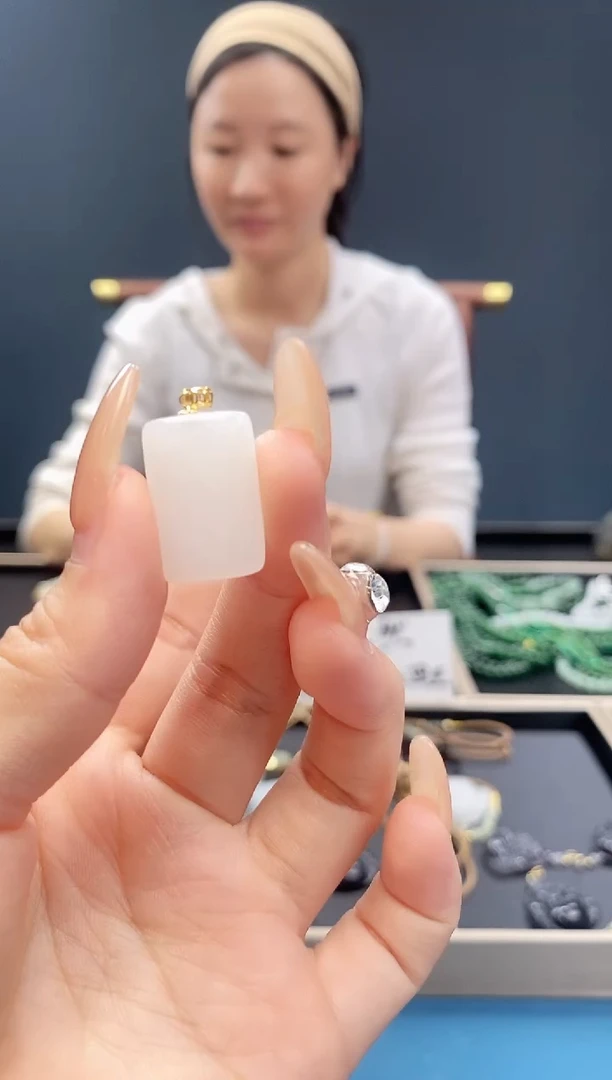 和田玉未镶嵌颈饰拍一发一