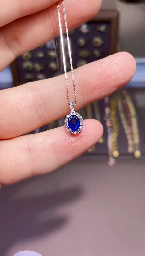 蓝宝石吊坠(赠链)银S925镶嵌一枚