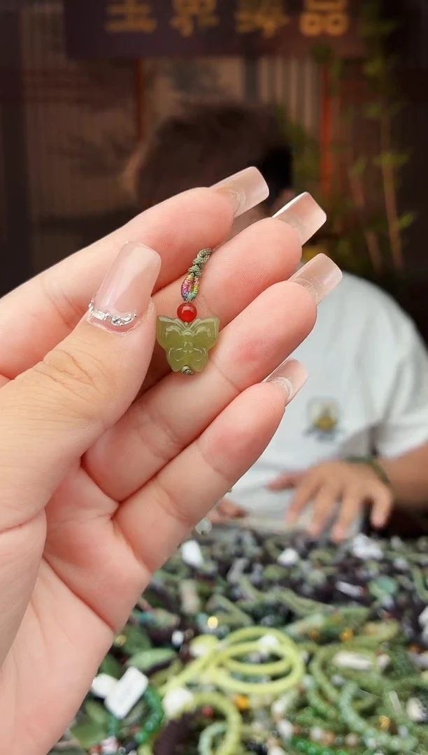 和田玉未镶嵌颈饰拍一发一