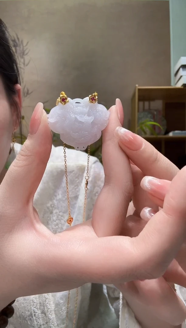 翡翠未镶嵌颈饰吊坠