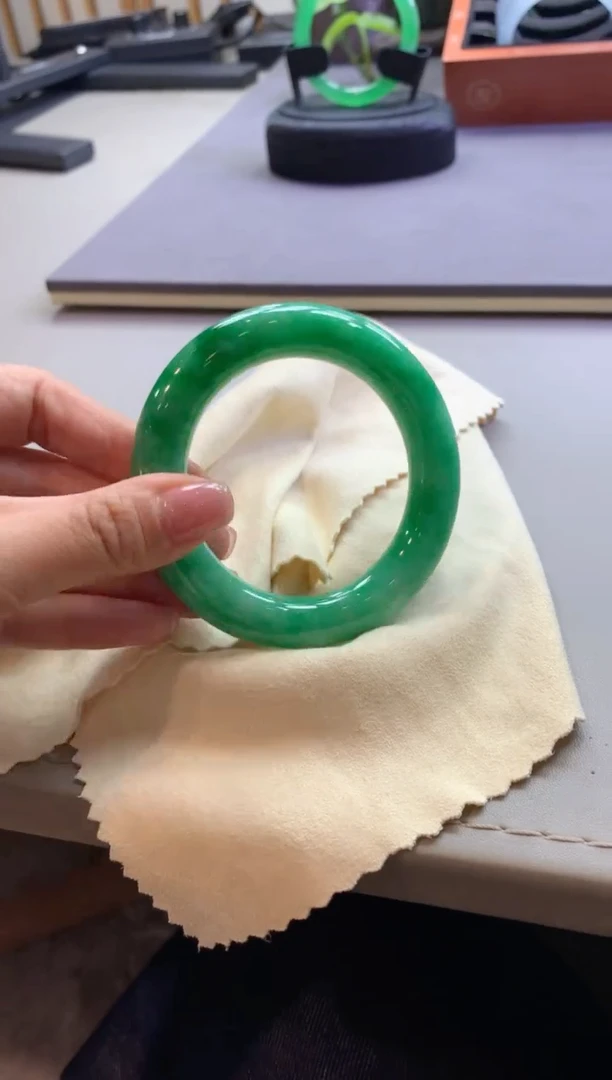 翡翠手镯未镶嵌【4号】满绿圆条