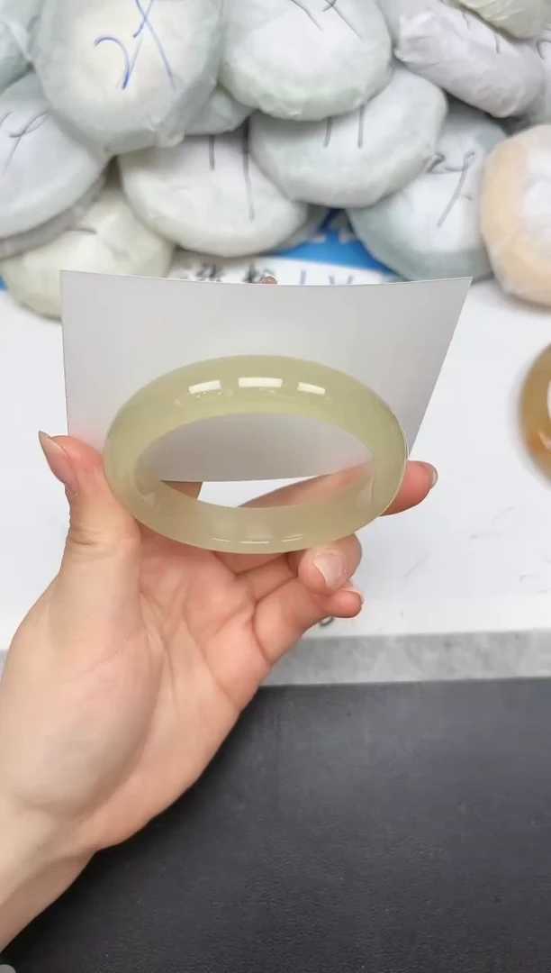 未镶嵌手镯石英质玉A289/57.9