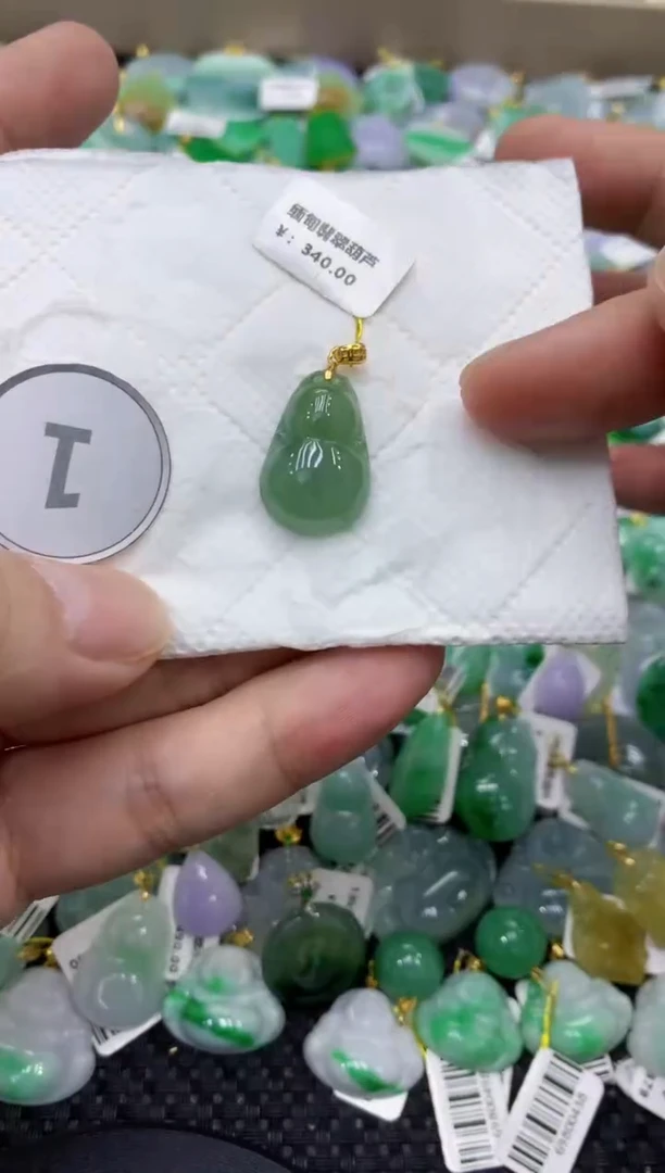 颈饰未镶嵌翡翠天然缅甸翡翠A货