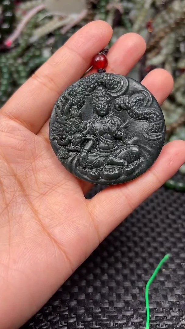 颈饰未镶嵌和田玉1