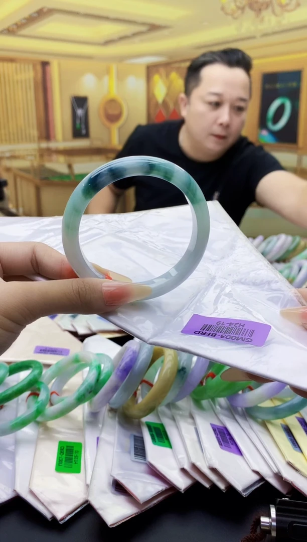 未镶嵌手镯翡翠      H34-19