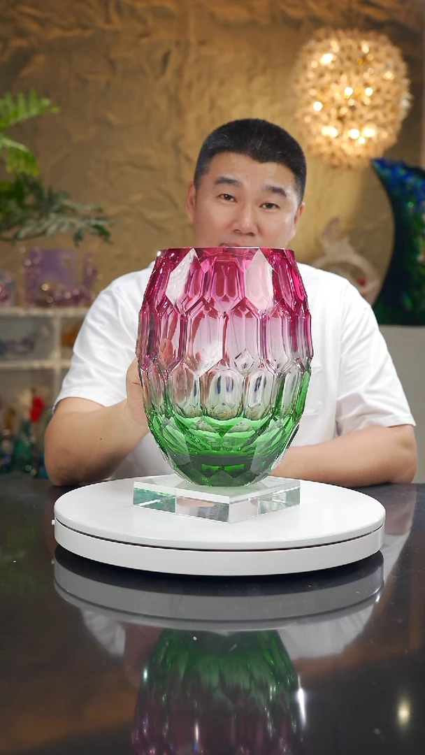 手工艺品琉璃福利金红绿凹切面花瓶