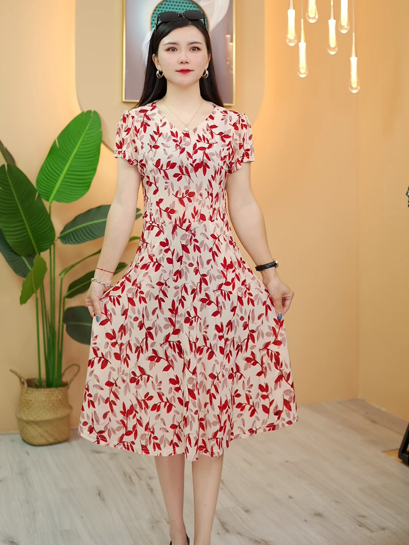 2025夏季新款妈妈装V领连衣裙遮肉显瘦中年裙子有口袋