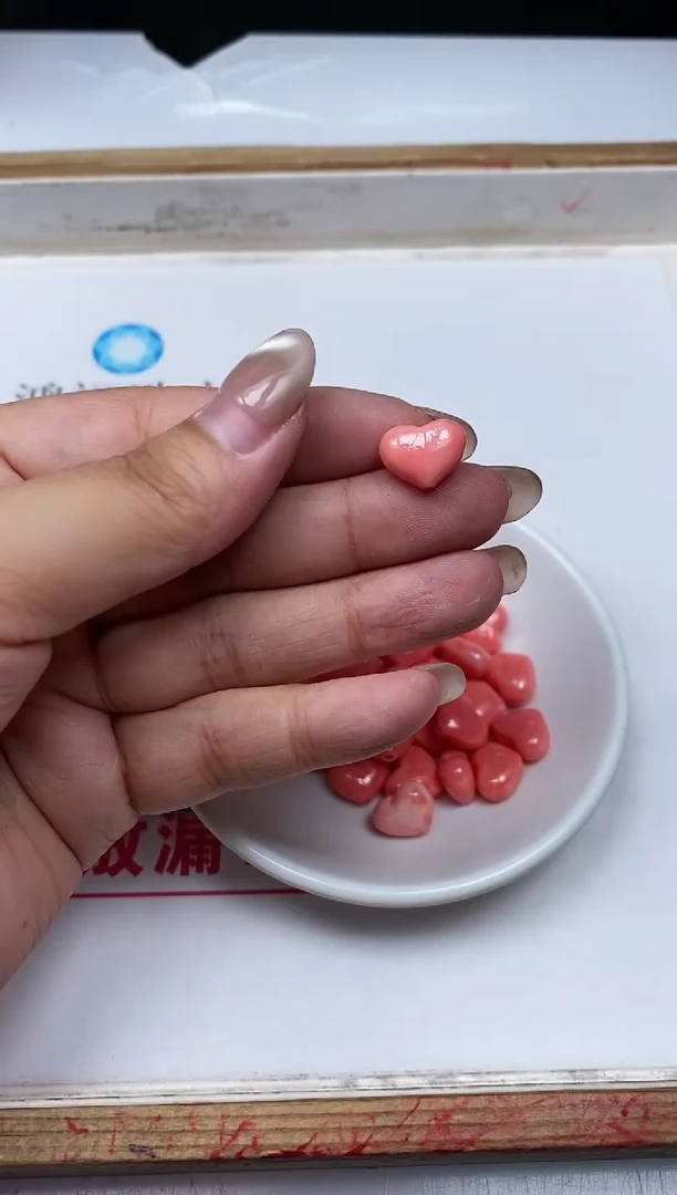 未镶嵌拼合珍珠（马贝珠）散珠E36 女皇贝 爱心6个8.8元