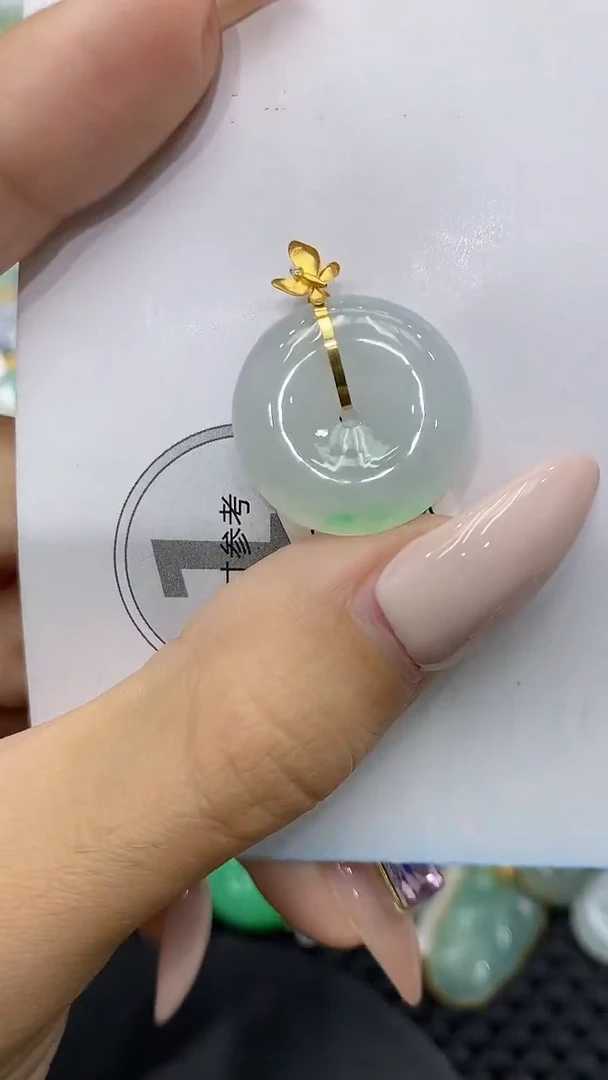 颈饰18K金镶嵌翡翠111111111111