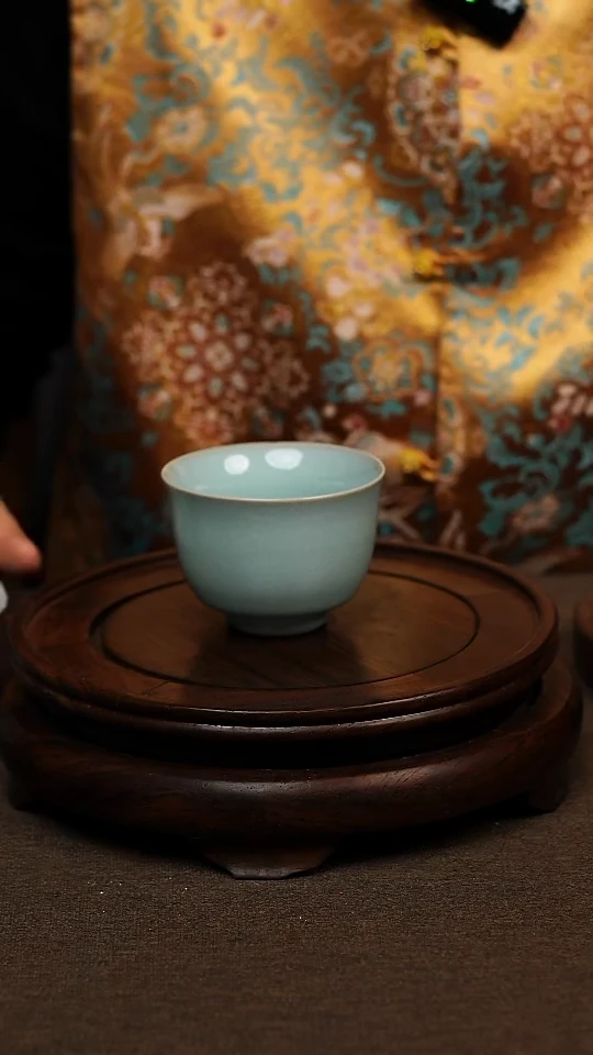 瓷片天青色压手杯100ml微瑕不带礼盒