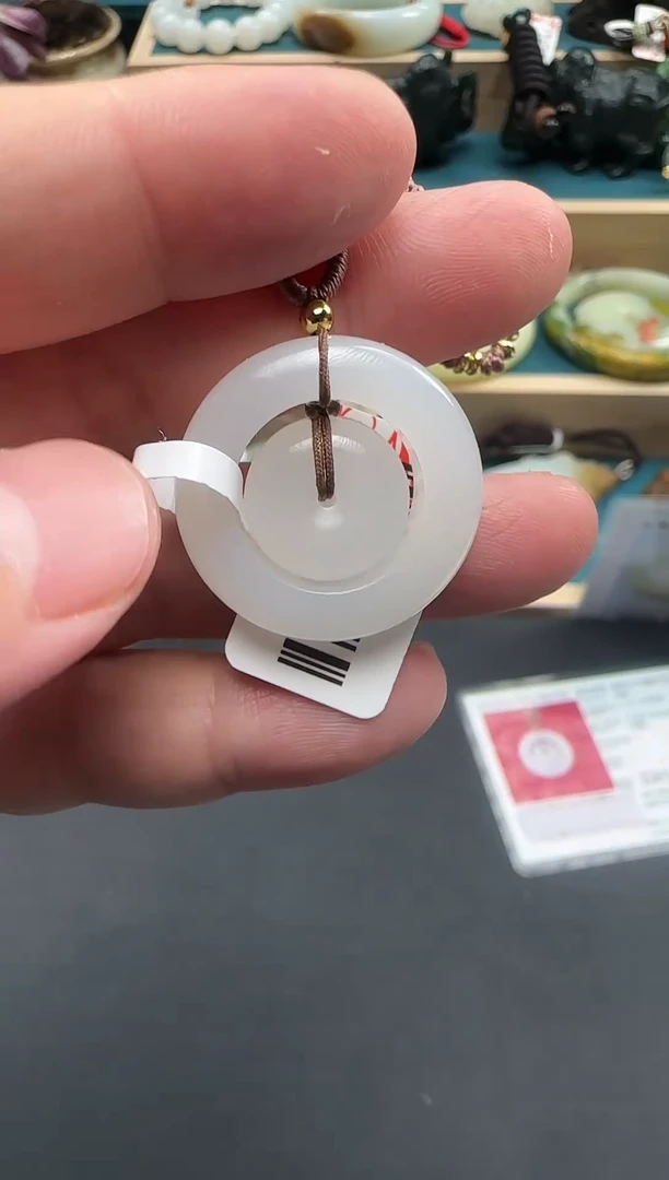 颈饰未镶嵌和田玉羊脂白玉同心结