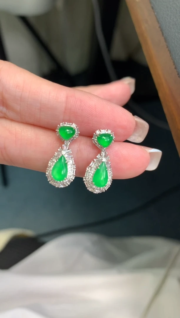 18K金镶嵌定制翡翠自营供应 48小时鉴赏期