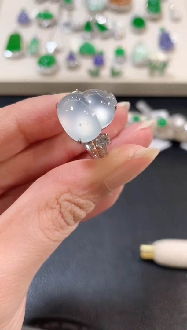 翡翠戒指18K金镶嵌b109