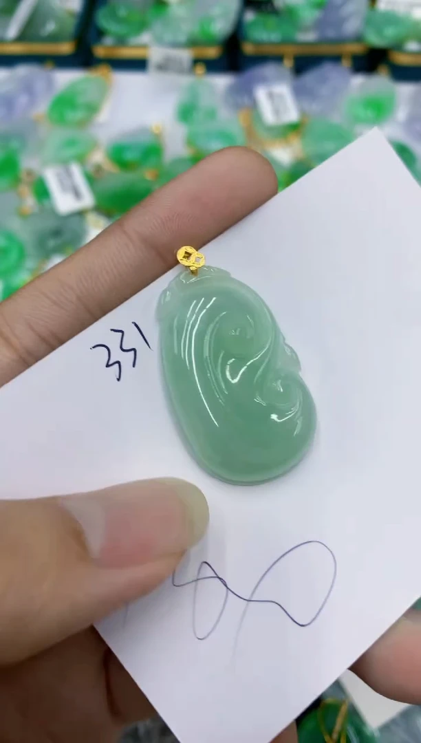 翡翠18K金镶嵌颈饰1111111111