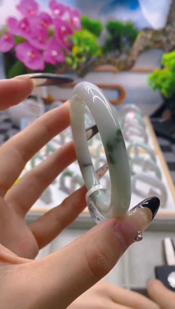 翡翠手镯未镶嵌翡翠AAAAA