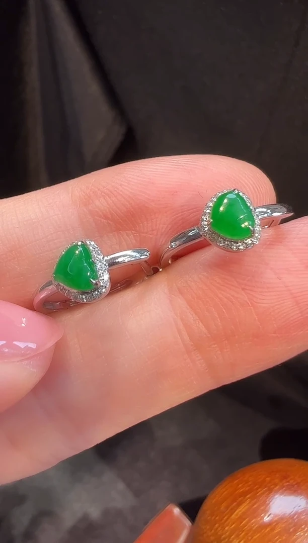 18K金镶嵌翡翠耳饰L6耳包